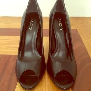 EUC Aldo synthetic peep toe pumps, 38.